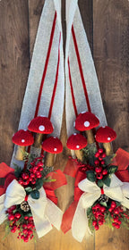 Escapulário Decorativo Natal - Cogumelos Encantados com Arranjo Floral