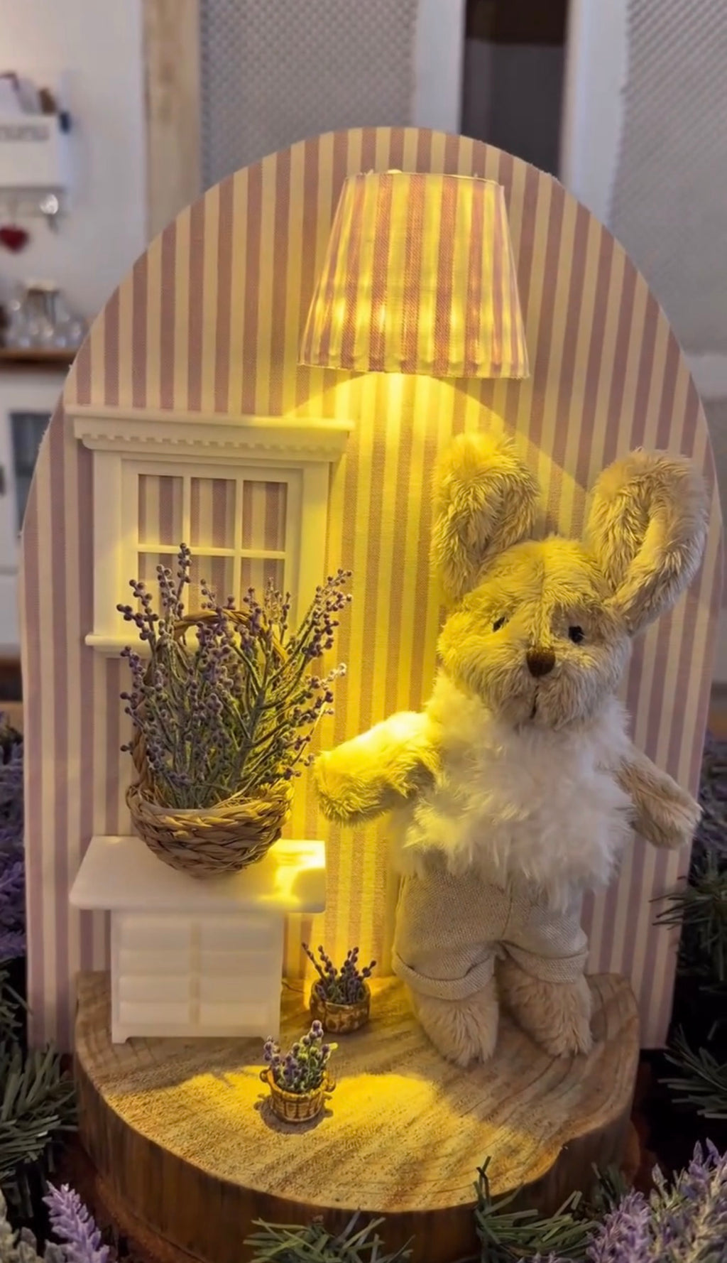 Enfeite de Porta Páscoa Iluminado 3D - Duplo com Coelhinhos e Lavandas LED