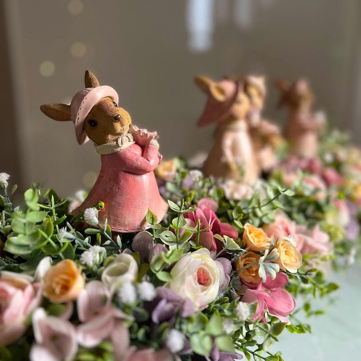 Arranjo temático Páscoa para decoração - 40 x 20 x 17