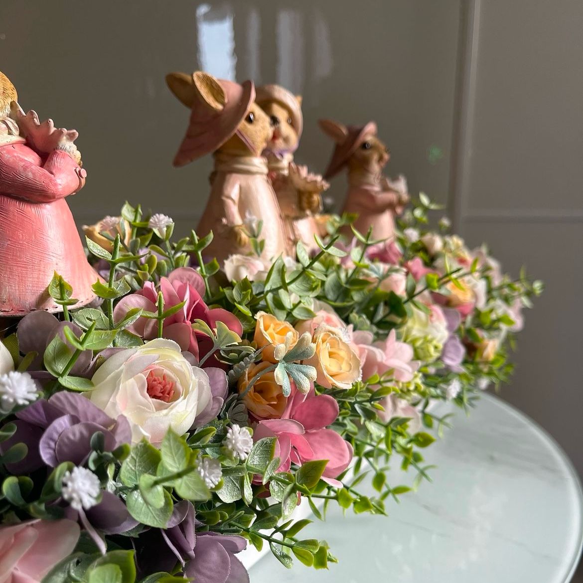 Arranjo temático Páscoa para decoração - 40 x 20 x 17