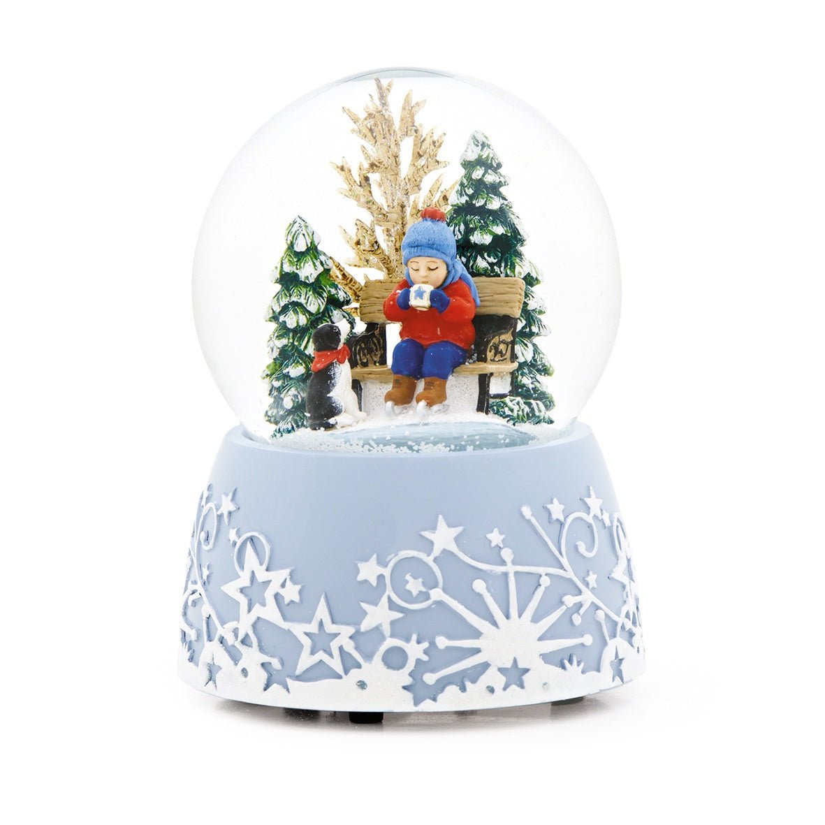 Globo de neve de inverno com chocolate quente
